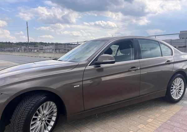 BMW Seria 3 cena 38000 przebieg: 254000, rok produkcji 2012 z Siechnice małe 106